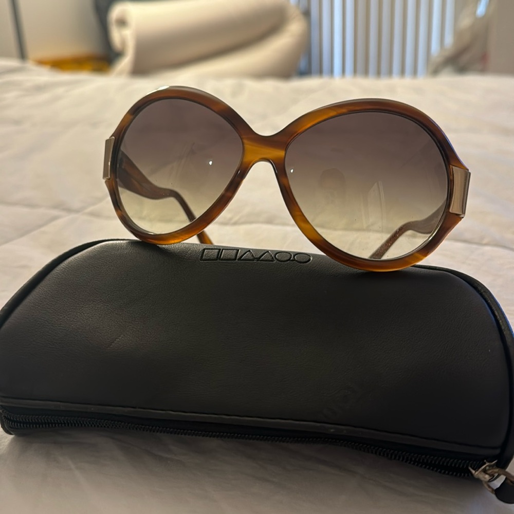 Women’s Oliver Peoples sunglasses